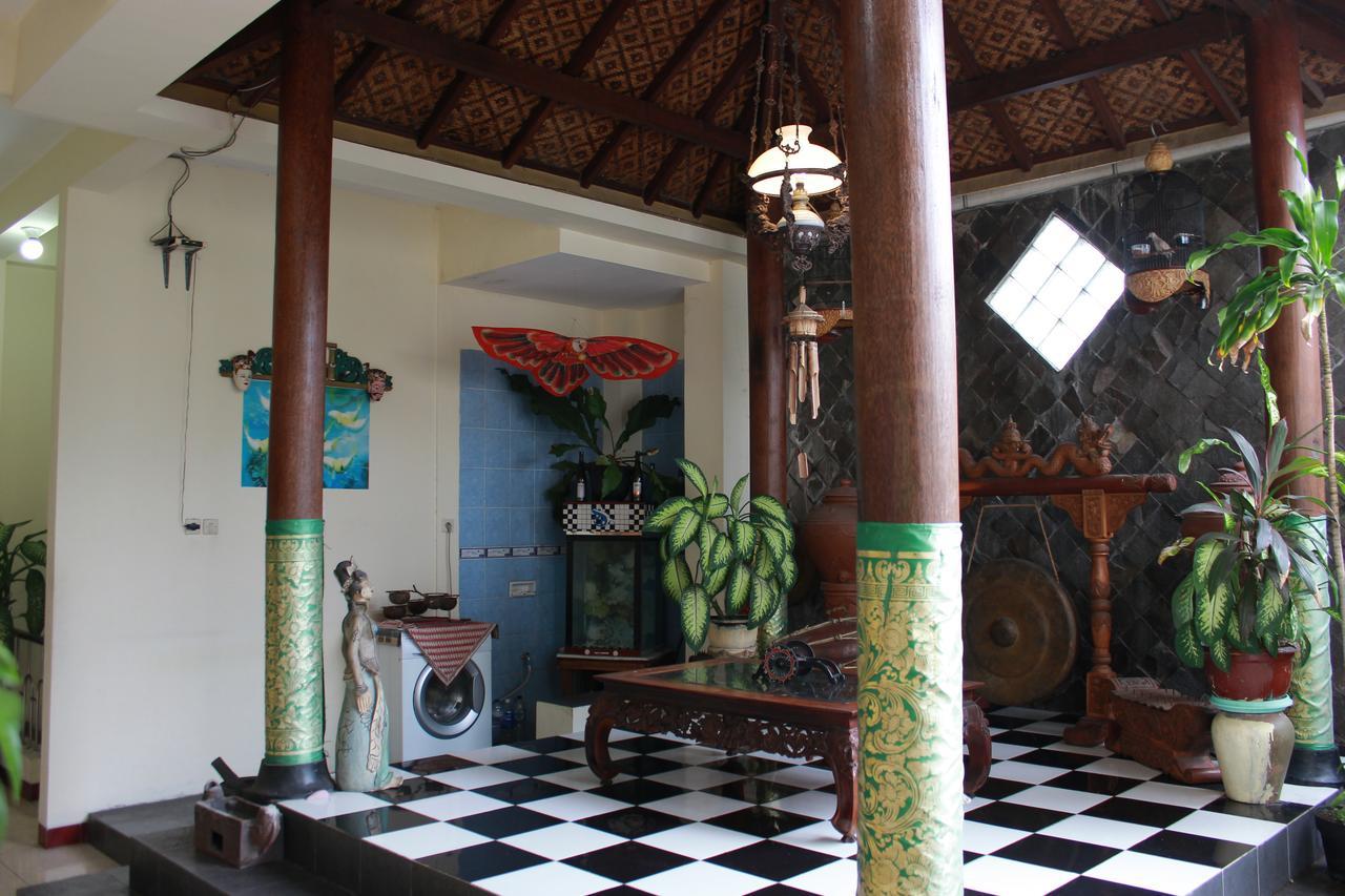 יוגיאקרטה La Javanaise Home Stay Malioboro מראה חיצוני תמונה