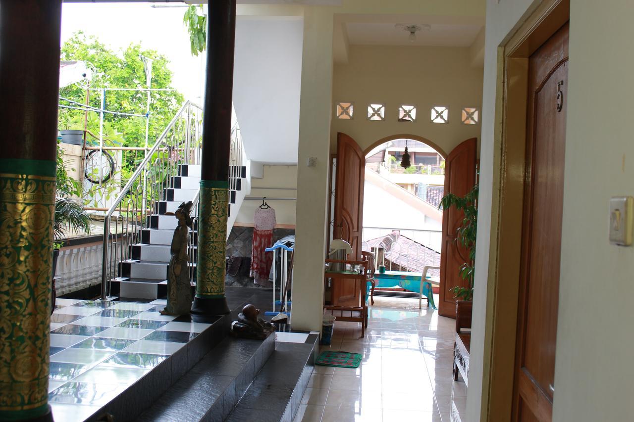 יוגיאקרטה La Javanaise Home Stay Malioboro מראה חיצוני תמונה