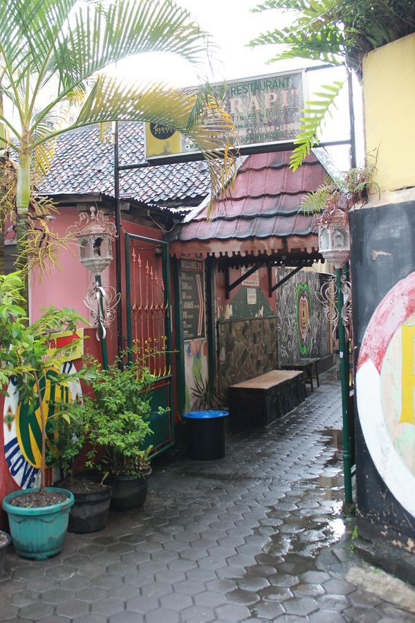 יוגיאקרטה La Javanaise Home Stay Malioboro מראה חיצוני תמונה