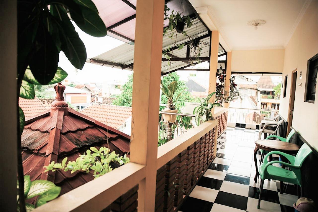 יוגיאקרטה La Javanaise Home Stay Malioboro מראה חיצוני תמונה