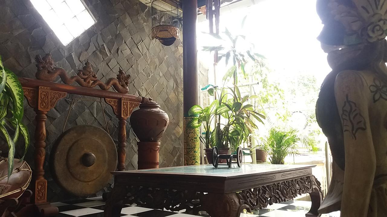 יוגיאקרטה La Javanaise Home Stay Malioboro מראה חיצוני תמונה