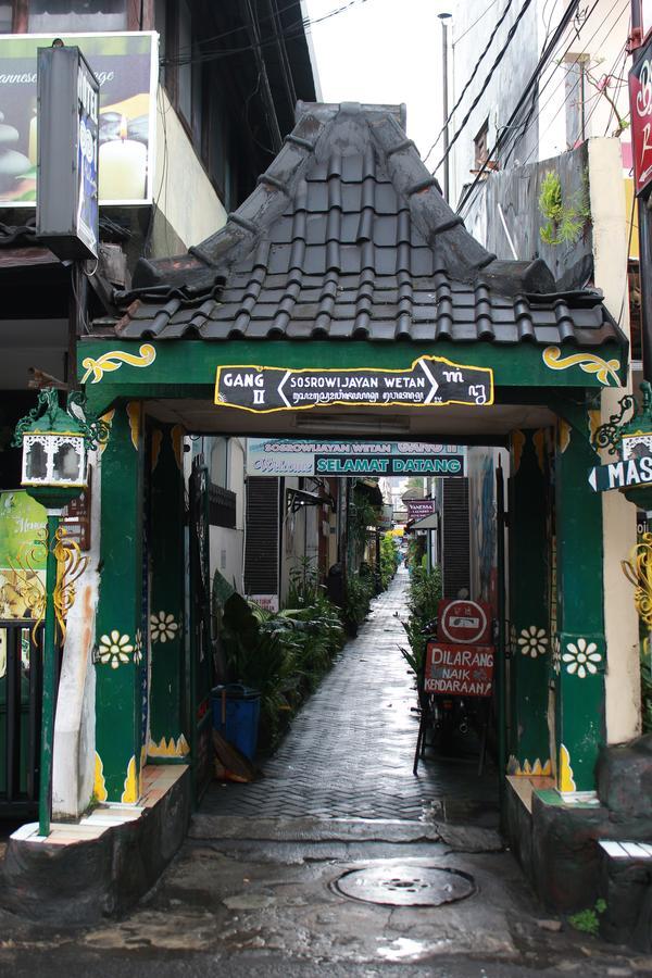 יוגיאקרטה La Javanaise Home Stay Malioboro מראה חיצוני תמונה