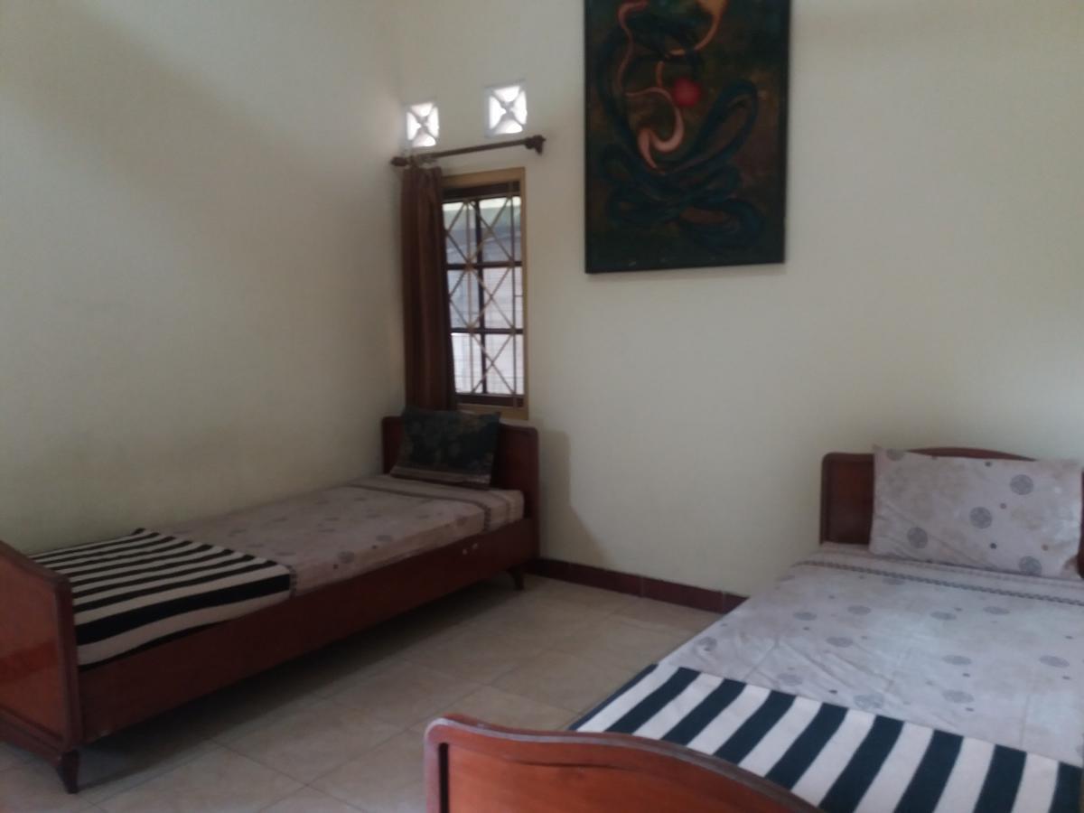 יוגיאקרטה La Javanaise Home Stay Malioboro מראה חיצוני תמונה