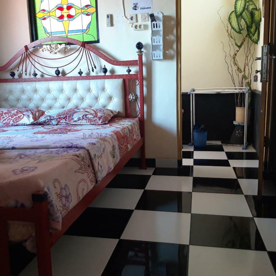 יוגיאקרטה La Javanaise Home Stay Malioboro מראה חיצוני תמונה
