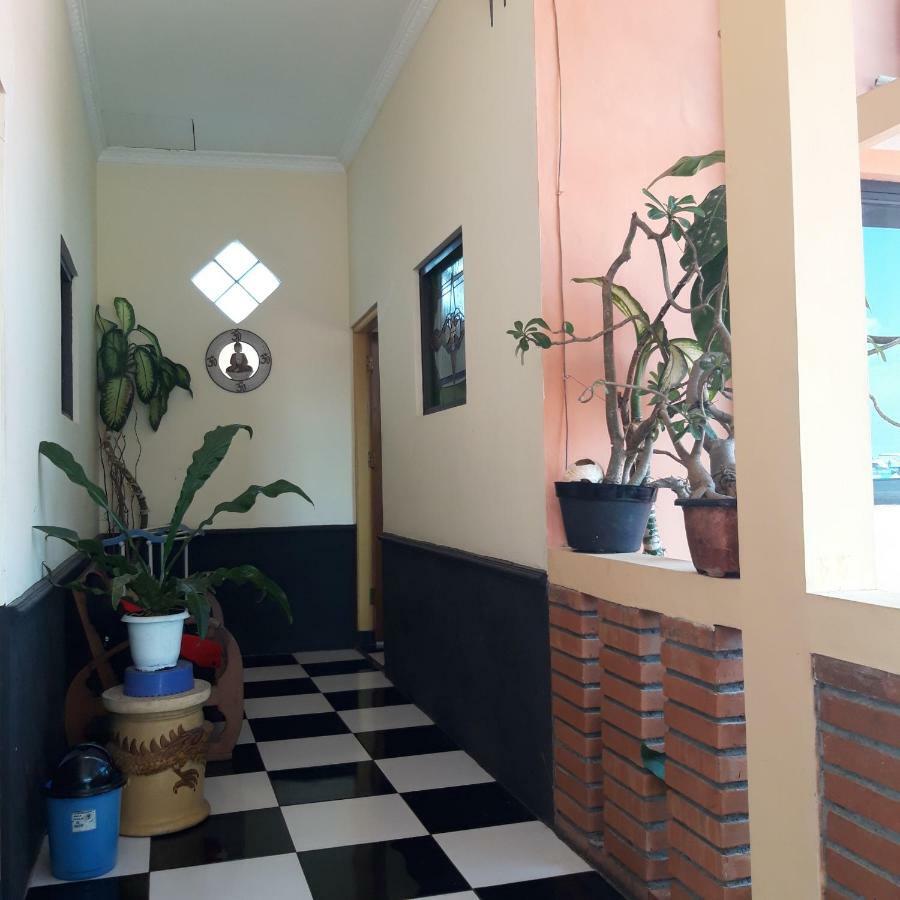 יוגיאקרטה La Javanaise Home Stay Malioboro מראה חיצוני תמונה