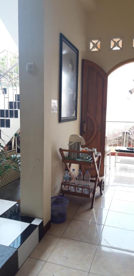 יוגיאקרטה La Javanaise Home Stay Malioboro מראה חיצוני תמונה