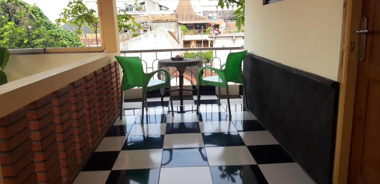 יוגיאקרטה La Javanaise Home Stay Malioboro מראה חיצוני תמונה