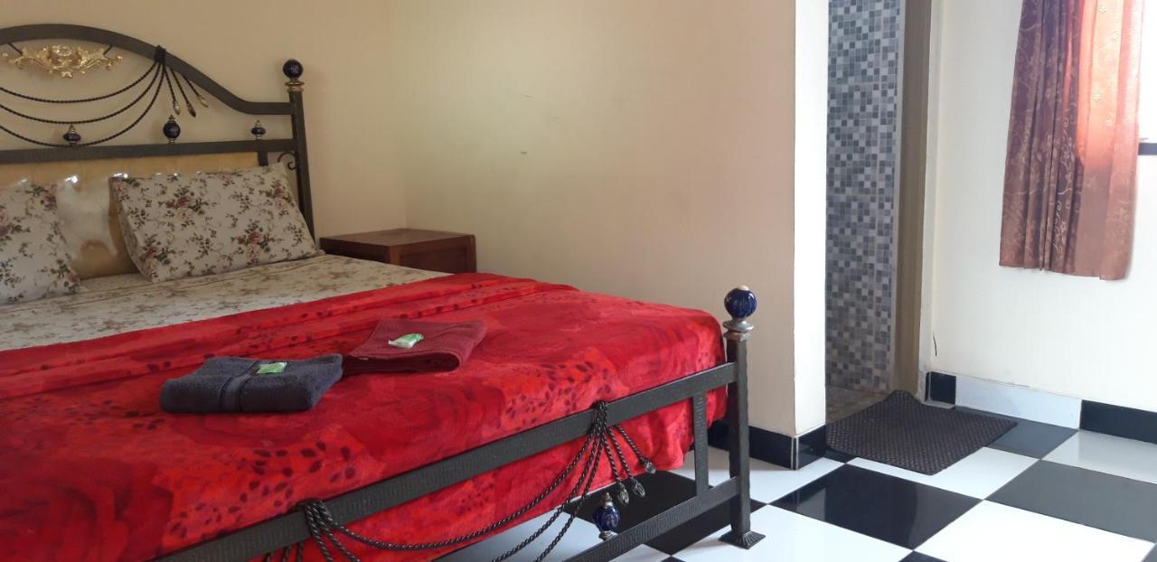 יוגיאקרטה La Javanaise Home Stay Malioboro מראה חיצוני תמונה